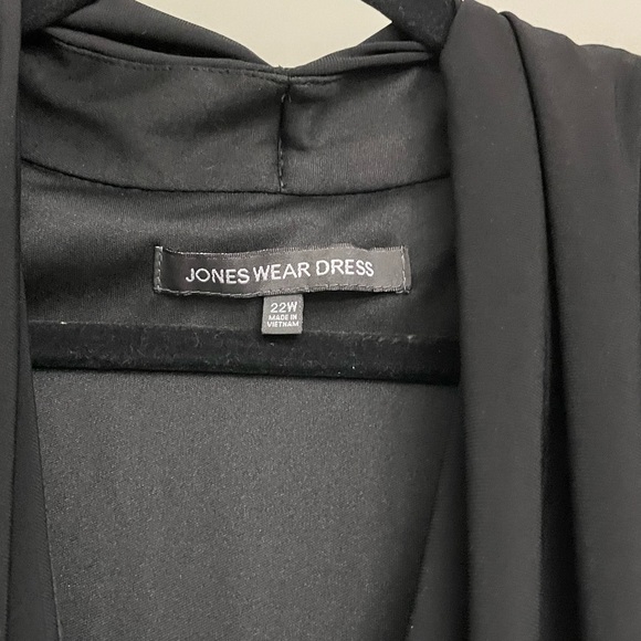 Black Jones Wear dress - Picture 3 of 3